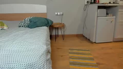 Raveneusbiter online show from 02.11.26