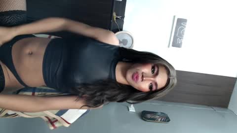 ravennaxx online show from 02.24.25