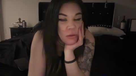 Snapshot of ravenrayyy chatting on 02.15.26 Raven Ray online show from 02.15.26