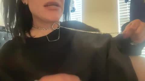 Snapshot of ravenrayyy chatting on 02.16.26 Raven Ray online show from 02.16.26