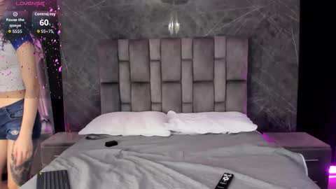 Snapshot of ravensinferno chatting on 10.30.25 ravensinferno online show from 10.30.25