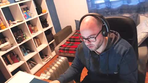 ravingr3d3 online show from 02.27.25