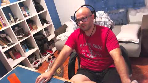 ravingr3d3 online show from 10.10.25