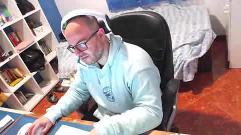 Snapshot of ravingr3d3 chatting on 02.02.26 ravingr3d3 online show from 02.02.26