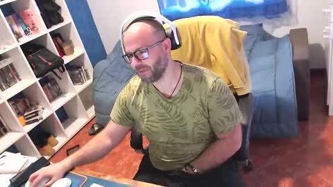 Snapshot of ravingr3d3 chatting on 03.12.26 ravingr3d3 online show from 03.12.26