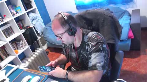 Snapshot of ravingr3d3 chatting on 04.01.26 ravingr3d3 online show from 04.01.26