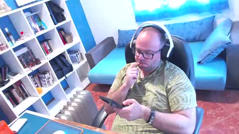 Snapshot of ravingr3d3 chatting on 04.03.26 ravingr3d3 online show from 04.03.26