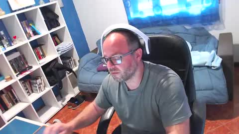 Snapshot of ravingr3d3 chatting on 04.08.26 ravingr3d3 online show from 04.08.26