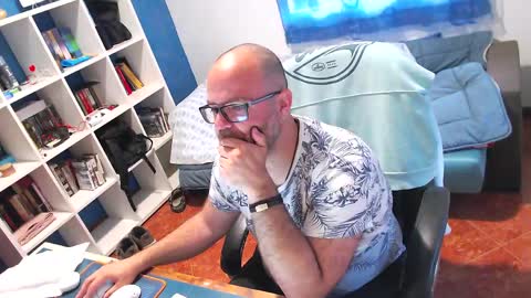 Snapshot of ravingr3d3 chatting on 04.15.26 ravingr3d3 online show from 04.15.26