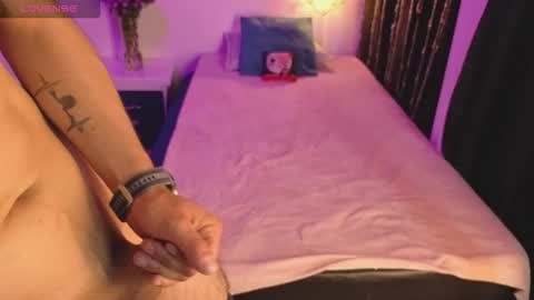 Snapshot of rayan_ortiz chatting on 11.20.25 rayan_ortiz online show from 11.20.25