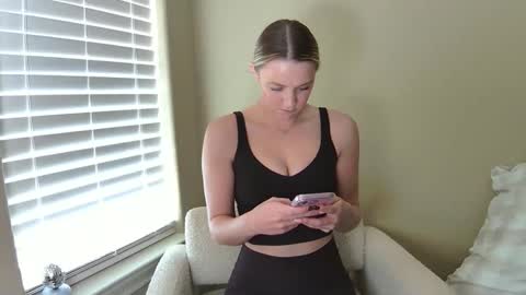 RayBabe online show from 10.24.25