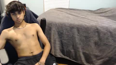 Snapshot of raymondg8596 chatting on 02.25.25 raymondg8596 online show from 02.25.25