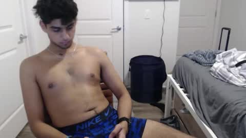 Snapshot of raymondg8596 chatting on 02.04.26 raymondg8596 online show from 02.04.26