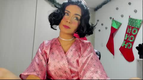 Snapshot of rea_winry chatting on 12.15.24 Rea online show from 12.15.24