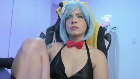 Snapshot of rea_winry chatting on 02.07.25 Rea online show from 02.07.25