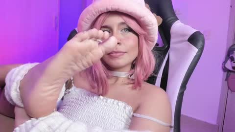 Snapshot of rea_winry chatting on 03.09.25 Rea online show from 03.09.25