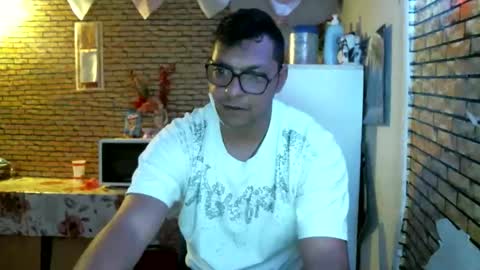 Snapshot of real_coupl3 chatting on 04.28.26 real_coupl3 online show from 04.28.26
