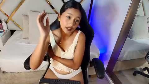 Snapshot of real_doncella_pussy chatting on 07.10.26 DONCELLA online show from 07.10.26