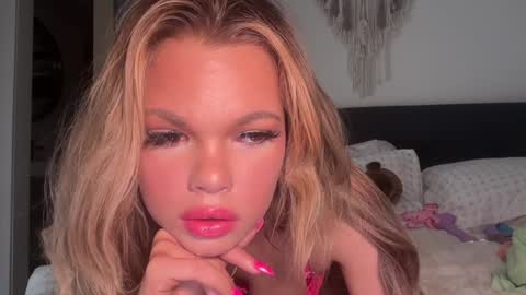 Jade  online show from 01.18.25