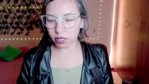 Rebbeca online show from 11.27.25