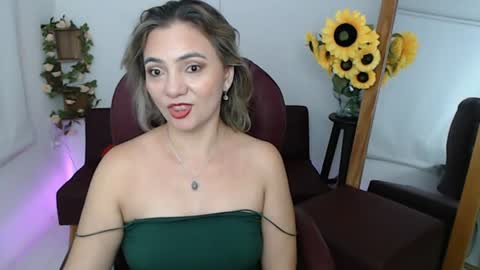 Snapshot of rebeca_milf chatting on 07.06.26 REBECA online show from 07.06.26