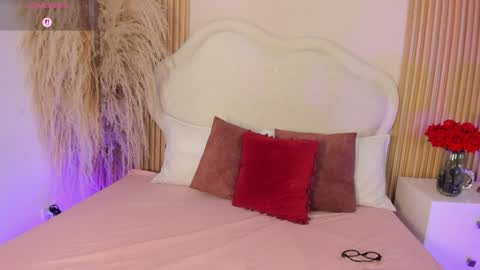 rebeca_taylor_ online show from 03.31.26