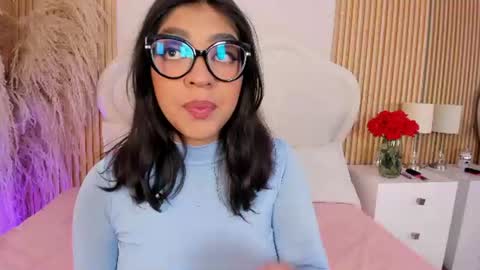 Snapshot of rebeca_taylor_ chatting on 06.19.26 rebeca_taylor_ online show from 06.19.26