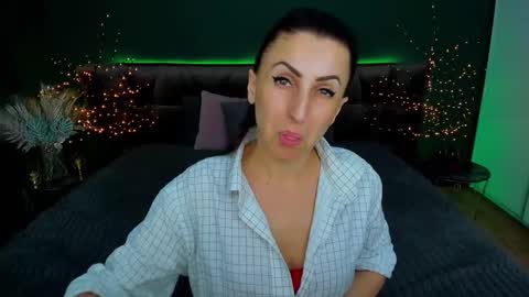rebecca_diamonds online show from 03.05.25