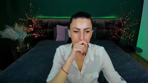 rebecca_diamonds online show from 03.11.25