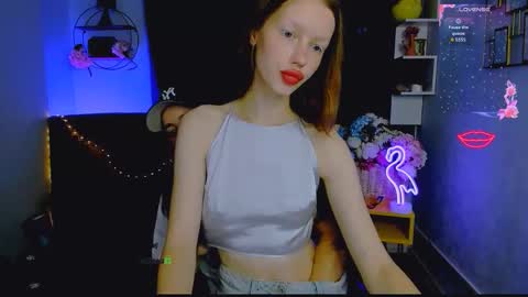 Snapshot of rebecca_smile_ chatting on 09.27.25 rebecca_smile_ online show from 09.27.25