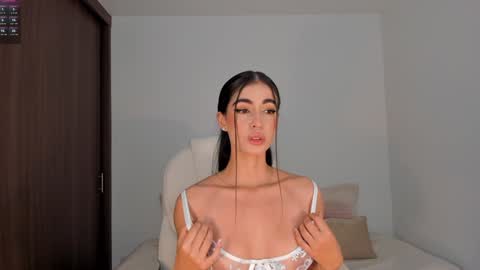 Snapshot of rebeccabaxter chatting on 01.30.25 Rebecca online show from 01.30.25