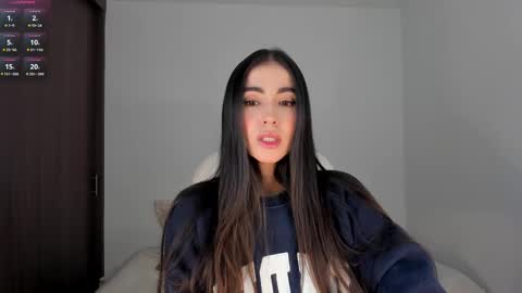 Snapshot of rebeccabaxter chatting on 03.11.25 Rebecca online show from 03.11.25