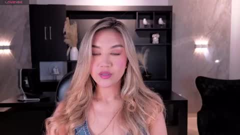 Snapshot of rebeccahudson_ chatting on 06.14.26 Rebe online show from 06.14.26