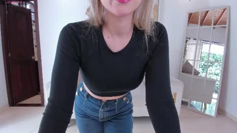 Snapshot of rebeccahudson_ chatting on 06.29.26 Rebe online show from 06.29.26