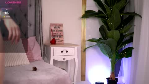 Rebecca online show from 03.25.26