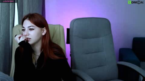 Snapshot of red__dizzy chatting on 04.28.26 red__dizzy online show from 04.28.26