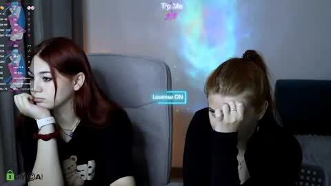 Snapshot of red__dizzy chatting on 05.27.26 red__dizzy online show from 05.27.26