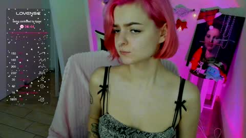 Snapshot of red_bestie_ chatting on 12.27.24 Bestie online show from 12.27.24