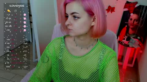 Snapshot of red_bestie_ chatting on 01.13.25 Bestie online show from 01.13.25