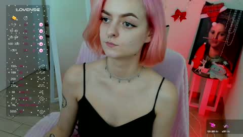 Snapshot of red_bestie_ chatting on 01.13.25 Bestie online show from 01.13.25