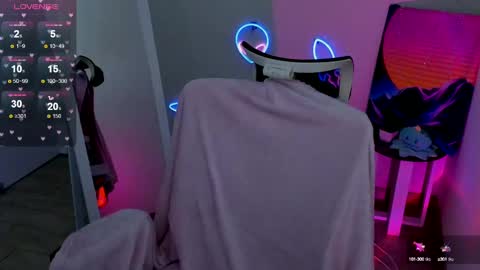 Snapshot of red_bestie_ chatting on 02.13.25 Bestie online show from 02.13.25