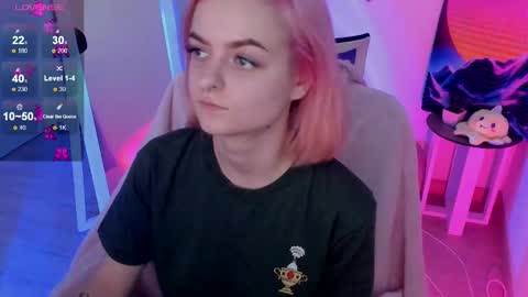 Snapshot of red_bestie_ chatting on 02.24.25 Bestie online show from 02.24.25