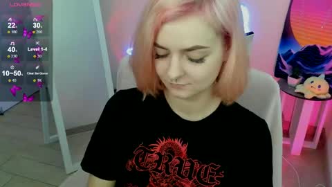 Snapshot of red_bestie_ chatting on 02.27.25 Bestie online show from 02.27.25