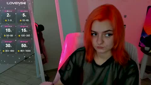 Snapshot of red_bestie_ chatting on 10.22.25 Bestie online show from 10.22.25