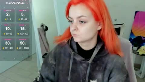 Snapshot of red_bestie_ chatting on 10.23.25 Bestie online show from 10.23.25