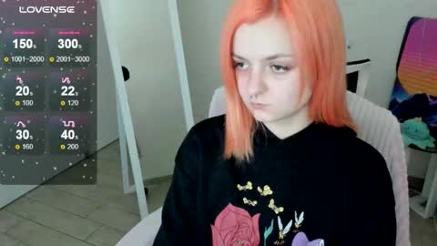 Snapshot of red_bestie_ chatting on 11.03.25 Bestie online show from 11.03.25