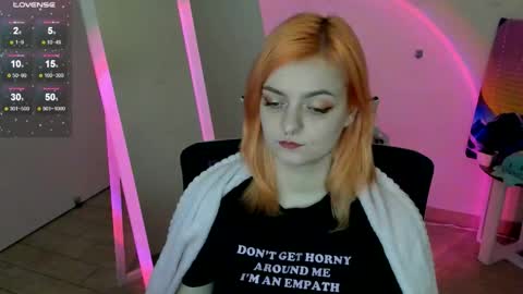 Snapshot of red_bestie_ chatting on 01.05.26 Bestie online show from 01.05.26