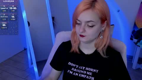 Snapshot of red_bestie_ chatting on 01.08.26 Bestie online show from 01.08.26