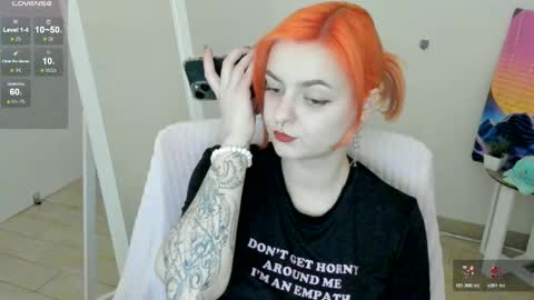 Snapshot of red_bestie_ chatting on 02.02.26 Bestie online show from 02.02.26