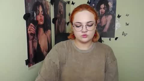 Snapshot of redhotqueen1 chatting on 05.02.26 Rina online show from 05.02.26